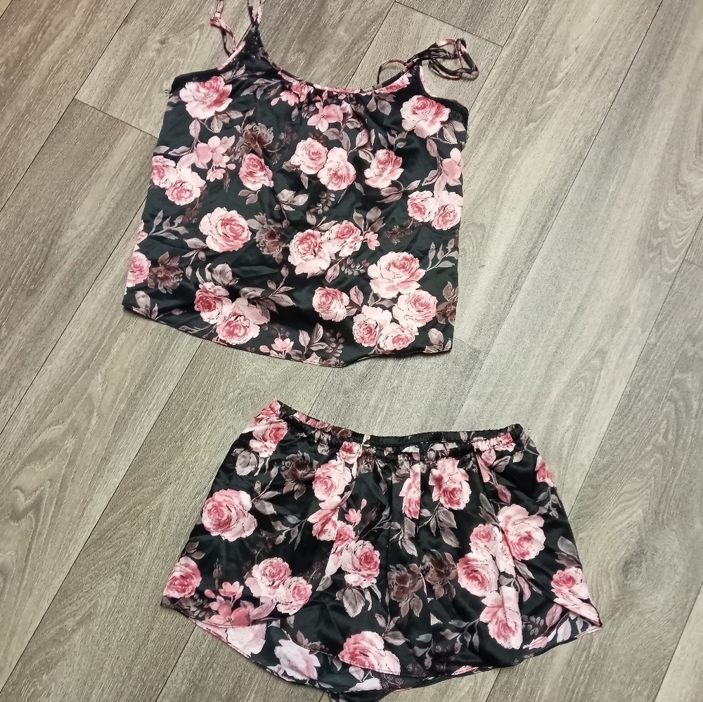 Black and pink floral print Satin pajama set size small